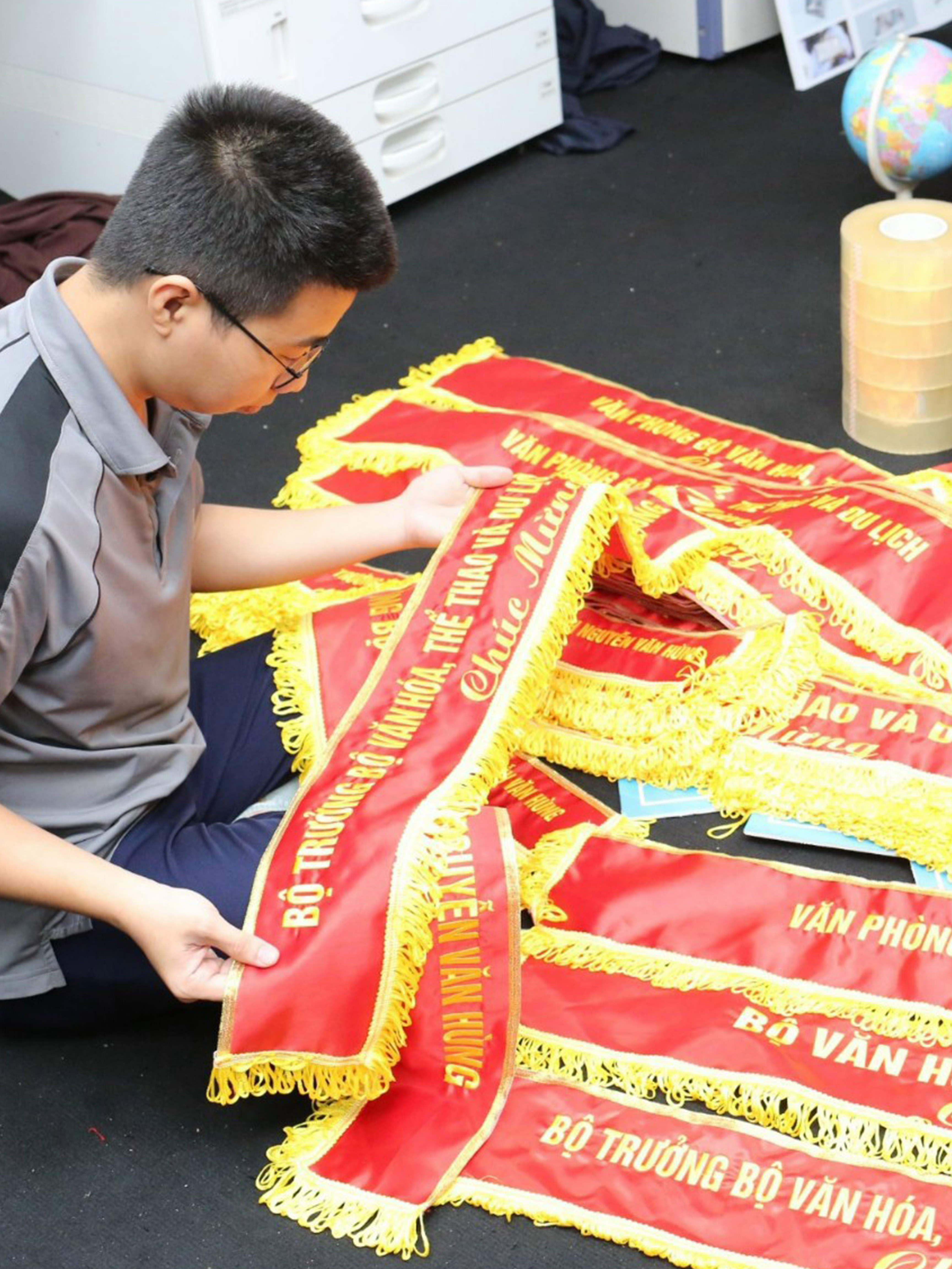 In thêu cờ các loại
